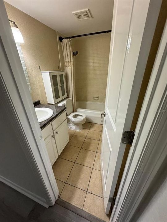 For Sale: $135,000 (1 beds, 1 baths, 630 Square Feet)