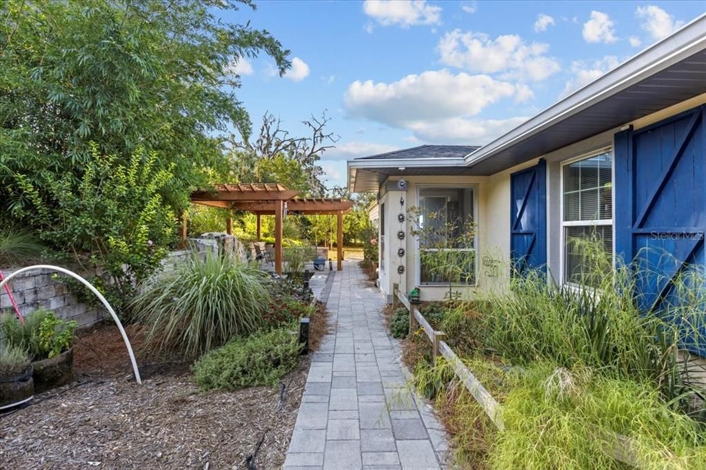 En Venta: $515,000 (3 camas, 2 baños, 1215 Pies cuadrados)