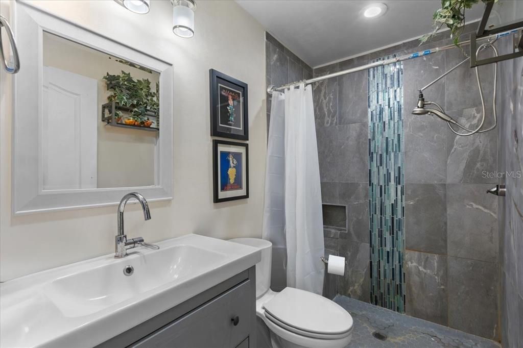 En Venta: $515,000 (3 camas, 2 baños, 1215 Pies cuadrados)