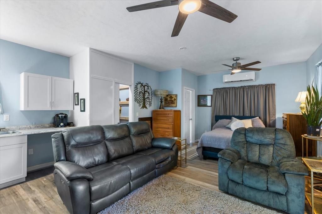 En Venta: $515,000 (3 camas, 2 baños, 1215 Pies cuadrados)