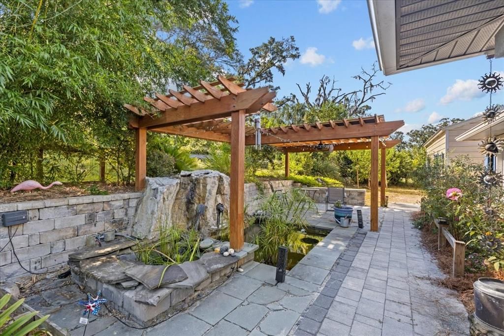 En Venta: $515,000 (3 camas, 2 baños, 1215 Pies cuadrados)