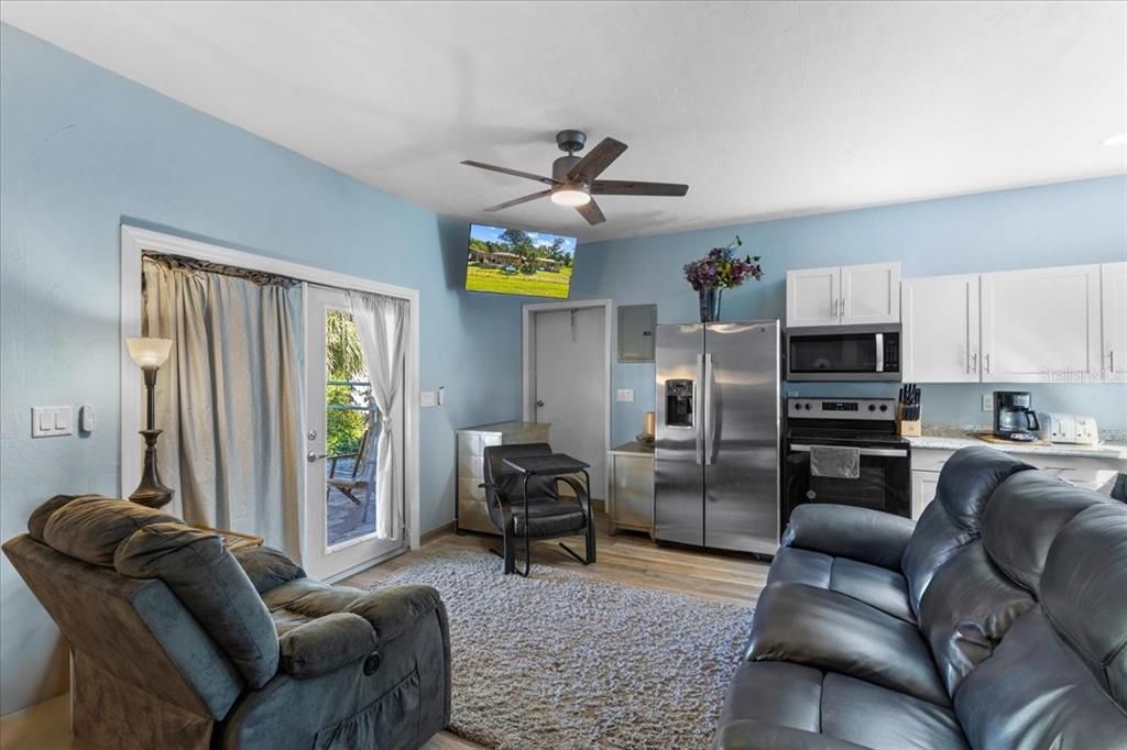 En Venta: $515,000 (3 camas, 2 baños, 1215 Pies cuadrados)