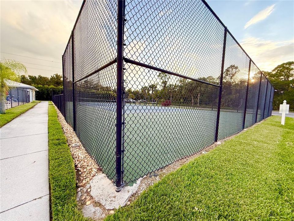 На продажу: $154,800 (2 спален, 2 ванн, 860 Квадратных фут)