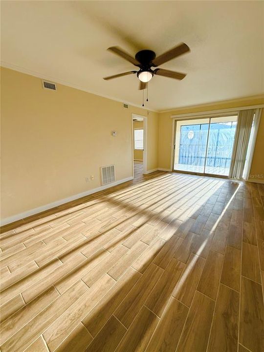 На продажу: $154,800 (2 спален, 2 ванн, 860 Квадратных фут)