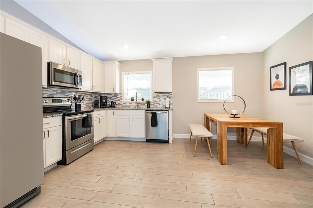 出租: $3,100 (4 贝兹, 2 浴室, 1718 平方英尺)