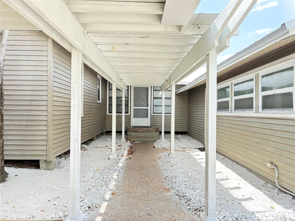 出租: $10,000 (3 贝兹, 3 浴室, 1744 平方英尺)