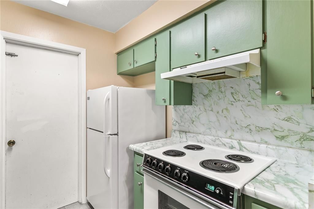 En Venta: $230,000 (3 camas, 2 baños, 1050 Pies cuadrados)