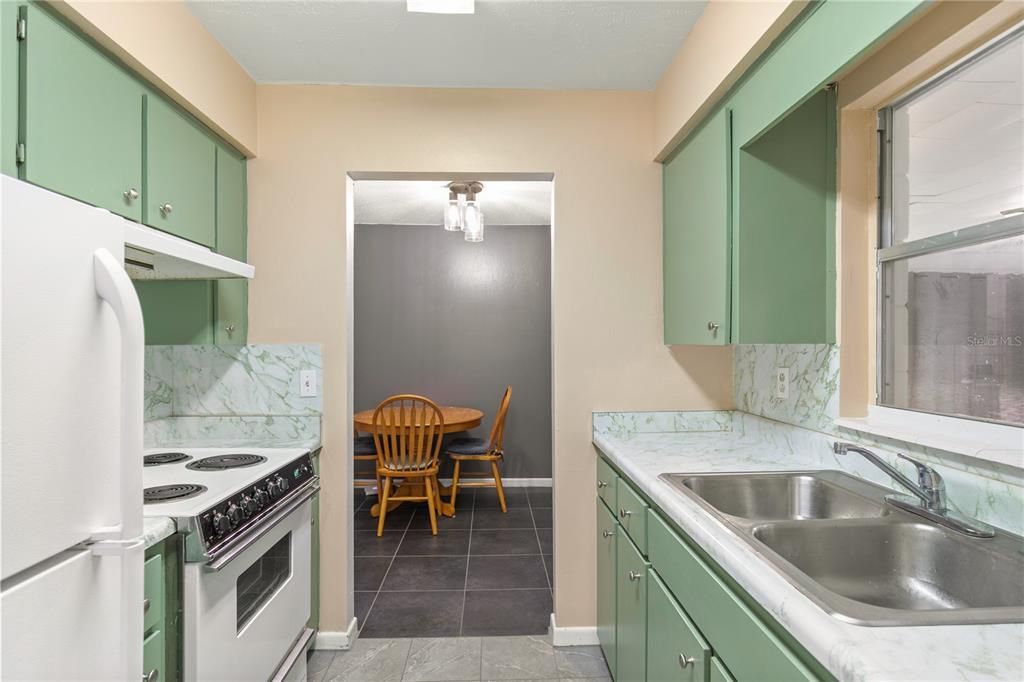 En Venta: $230,000 (3 camas, 2 baños, 1050 Pies cuadrados)