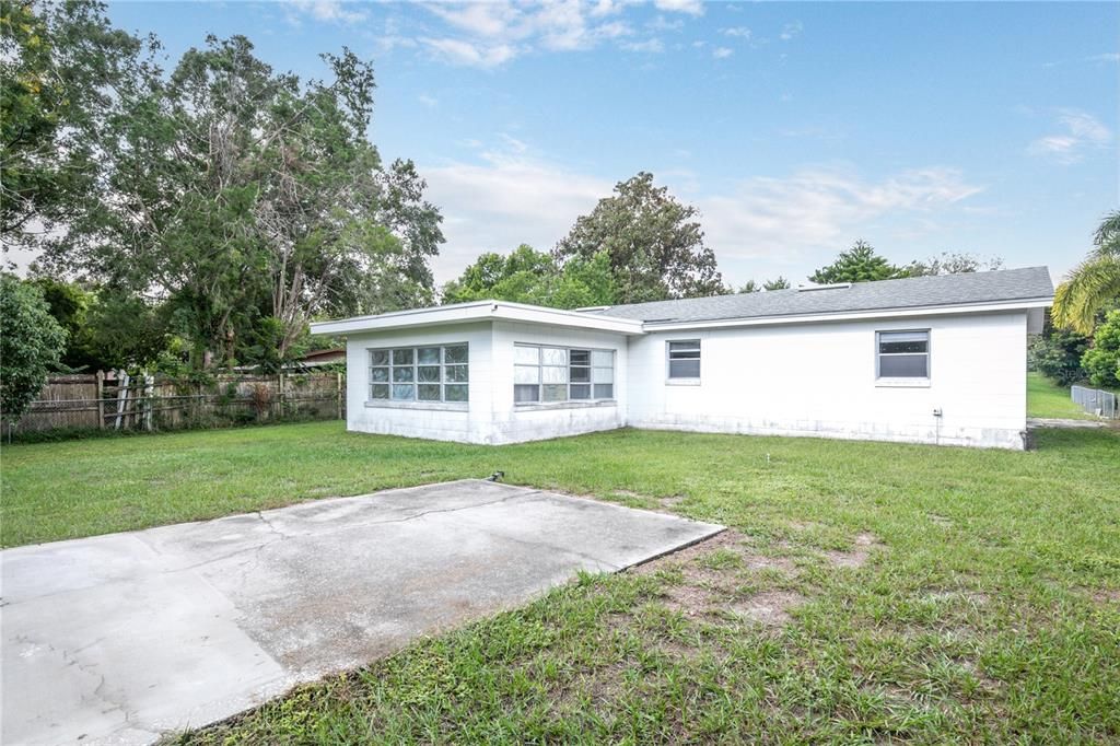 En Venta: $230,000 (3 camas, 2 baños, 1050 Pies cuadrados)