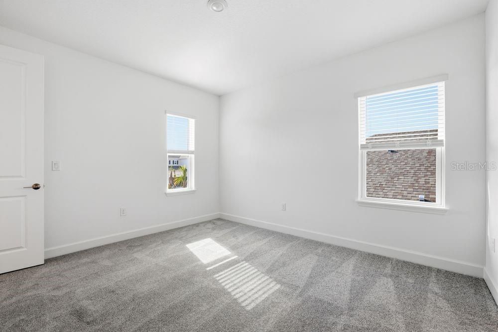 For Sale: $499,999 (4 beds, 3 baths, 2600 Square Feet)