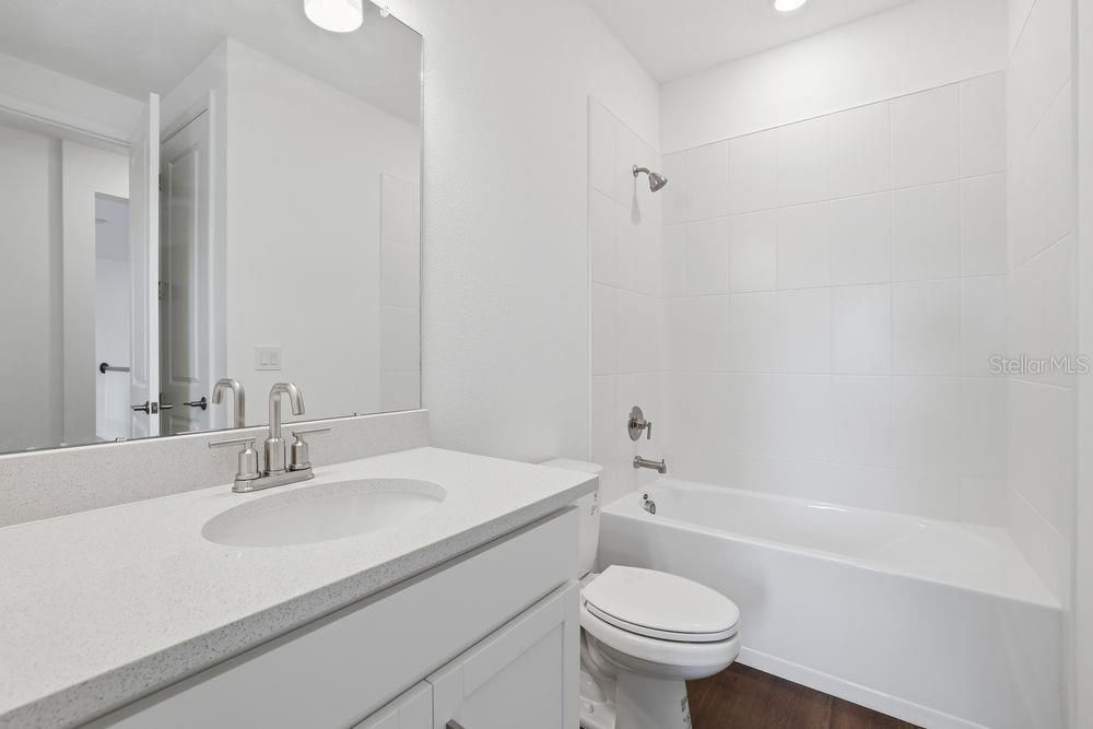 For Sale: $499,999 (4 beds, 3 baths, 2600 Square Feet)