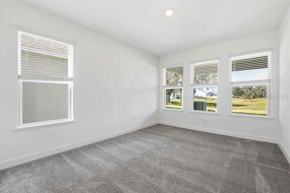 For Sale: $499,999 (4 beds, 3 baths, 2600 Square Feet)