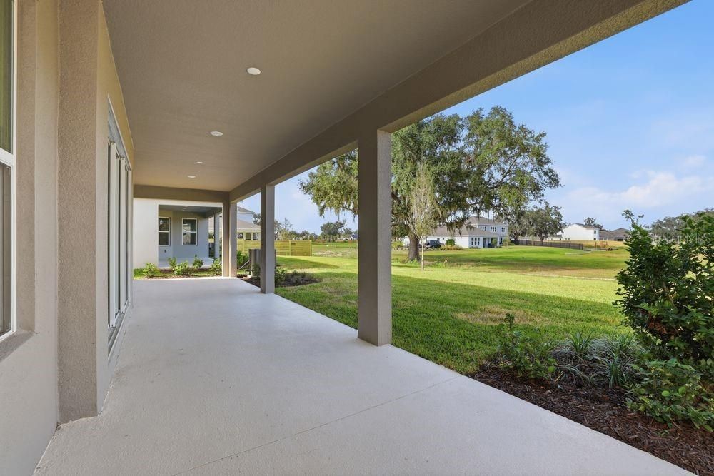 For Sale: $499,999 (4 beds, 3 baths, 2600 Square Feet)