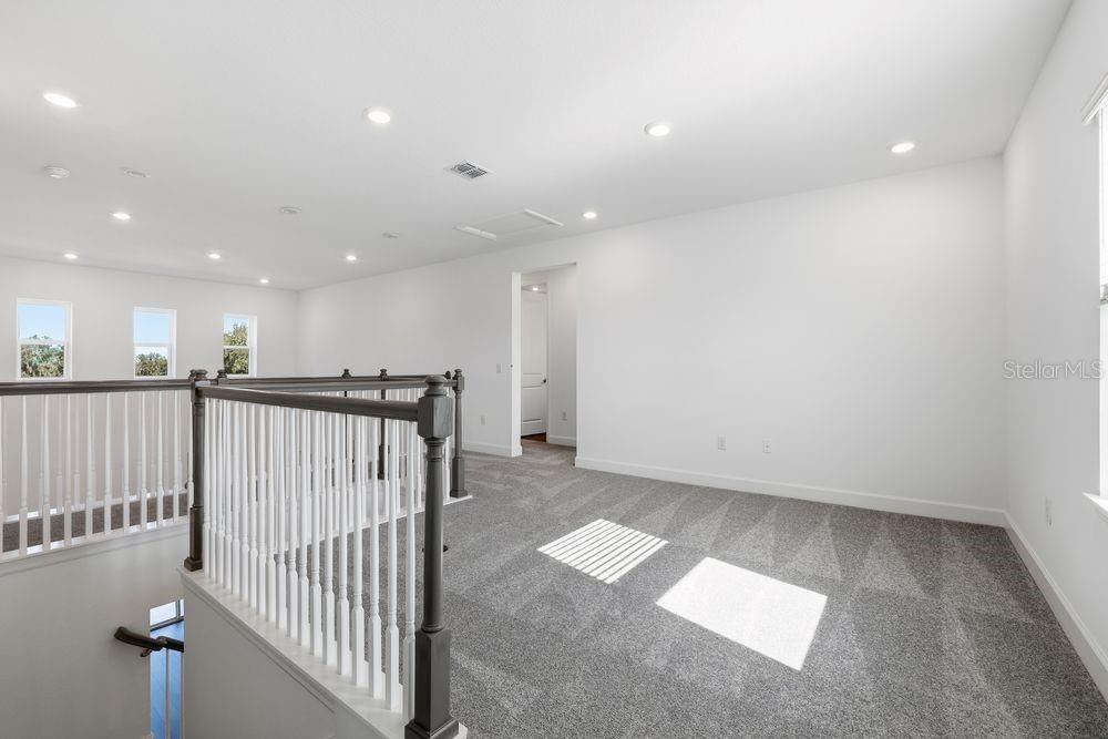 For Sale: $499,999 (4 beds, 3 baths, 2600 Square Feet)