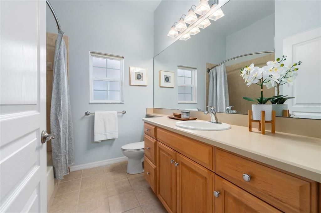 Active With Contract: $385,000 (3 beds, 2 baths, 1958 Square Feet)