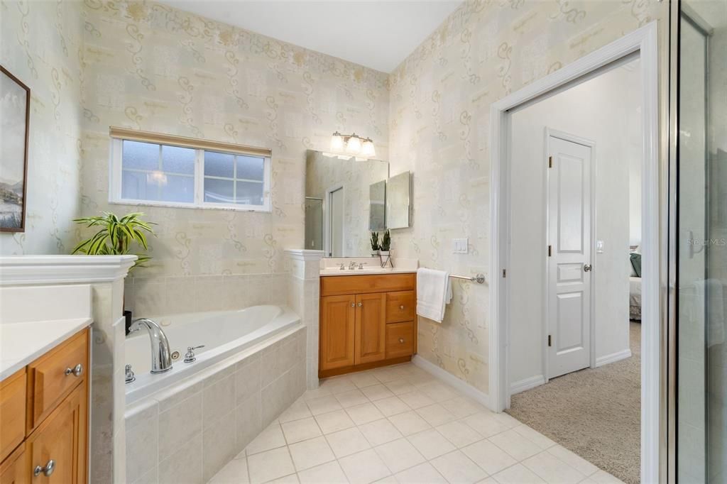 Active With Contract: $385,000 (3 beds, 2 baths, 1958 Square Feet)