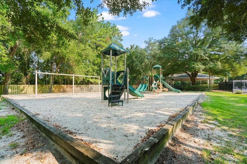 Active With Contract: $385,000 (3 beds, 2 baths, 1958 Square Feet)