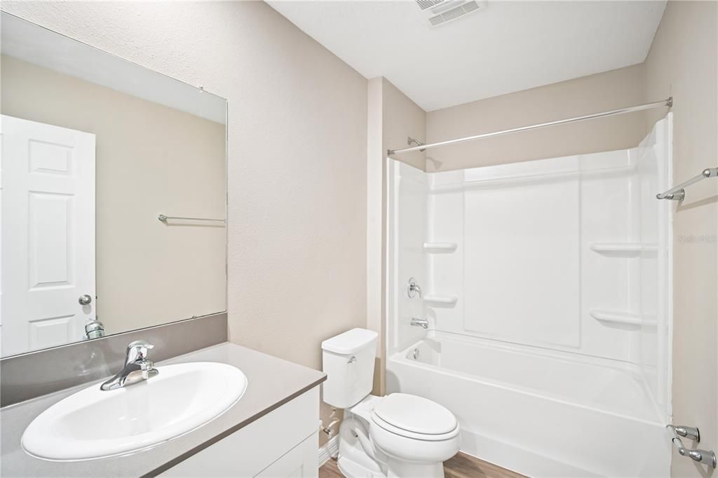 待售: $435,000 (4 贝兹, 2 浴室, 2226 平方英尺)