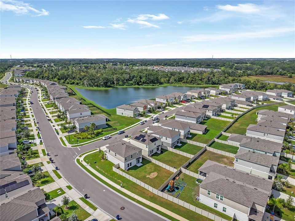 待售: $435,000 (4 贝兹, 2 浴室, 2226 平方英尺)