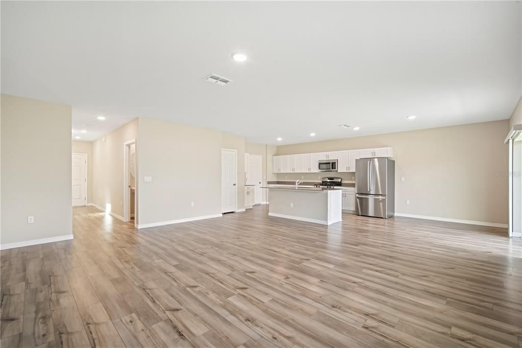 待售: $435,000 (4 贝兹, 2 浴室, 2226 平方英尺)