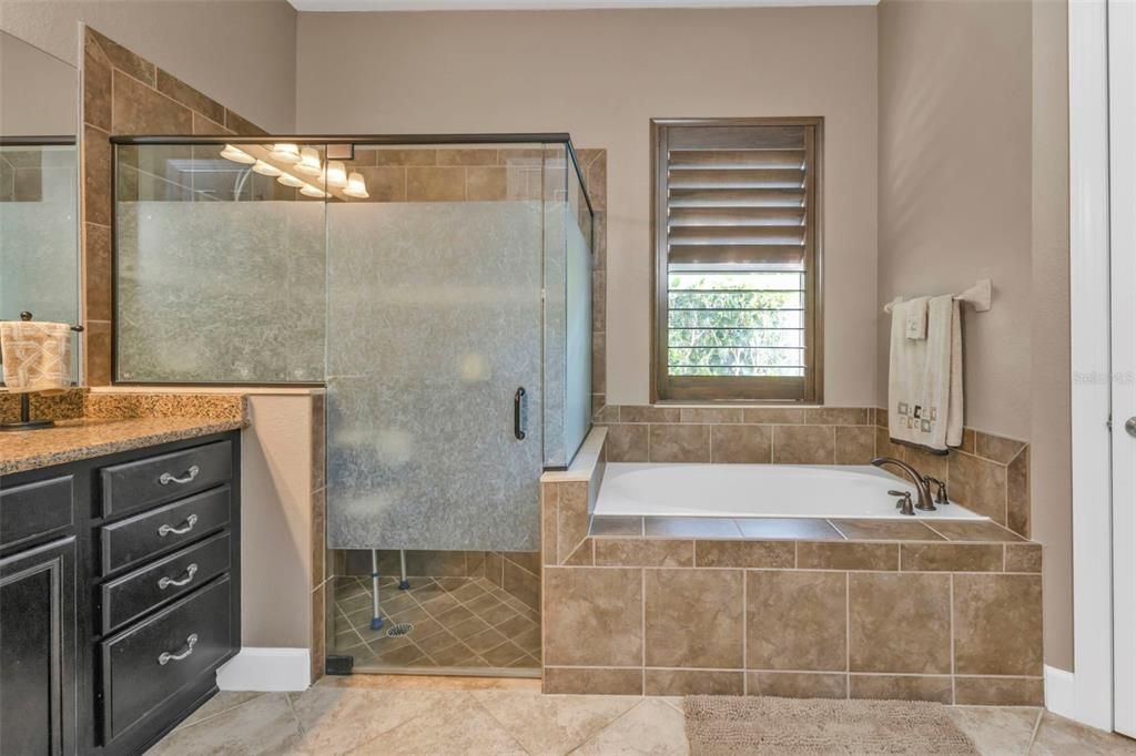 For Sale: $795,000 (3 beds, 2 baths, 2017 Square Feet)