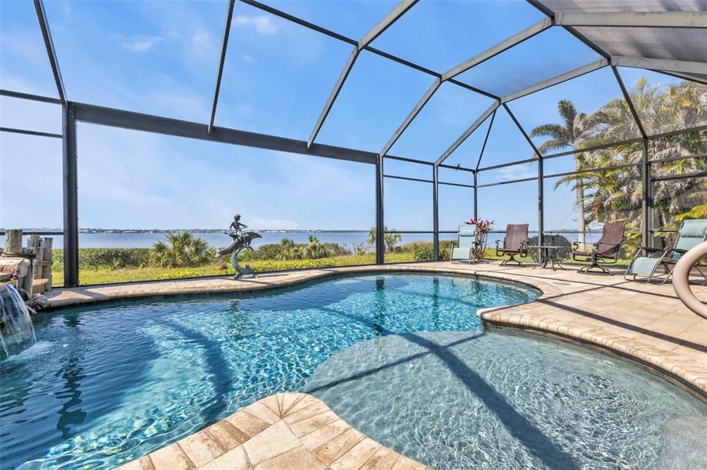 For Sale: $795,000 (3 beds, 2 baths, 2017 Square Feet)