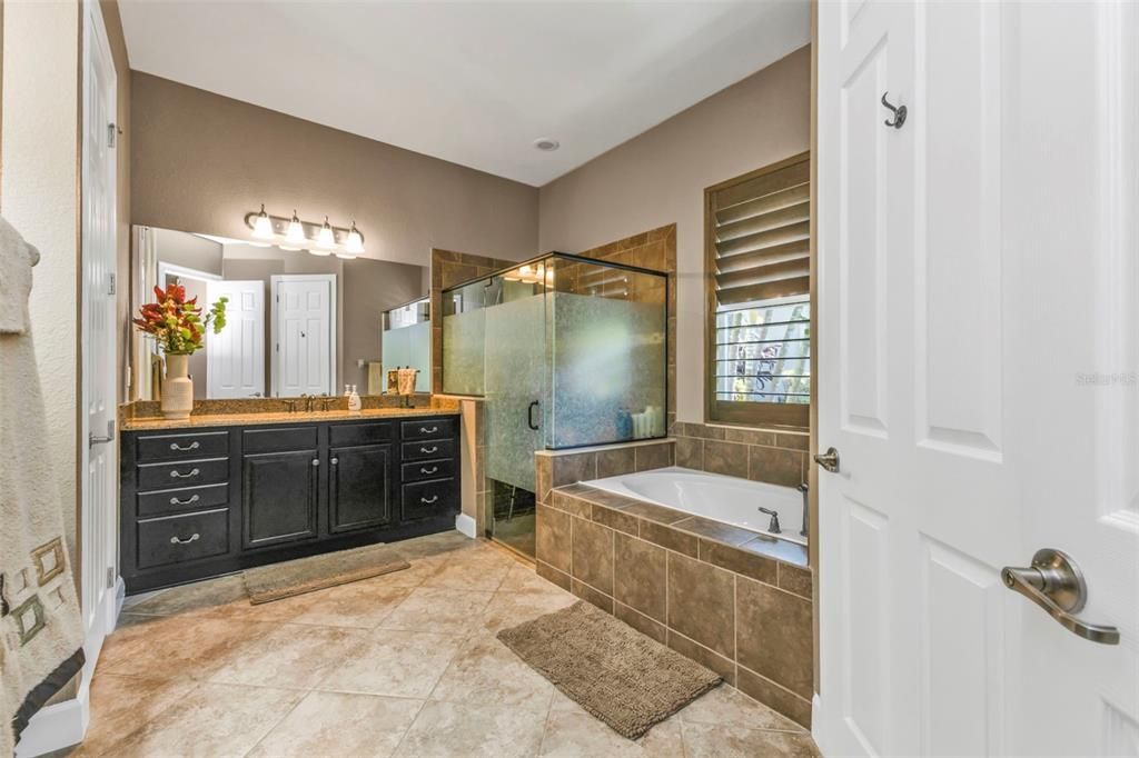 For Sale: $795,000 (3 beds, 2 baths, 2017 Square Feet)