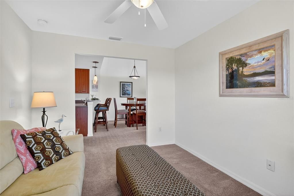 待售: $174,900 (2 贝兹, 2 浴室, 1250 平方英尺)