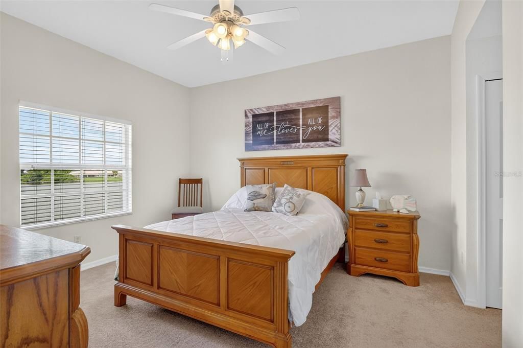 待售: $174,900 (2 贝兹, 2 浴室, 1250 平方英尺)