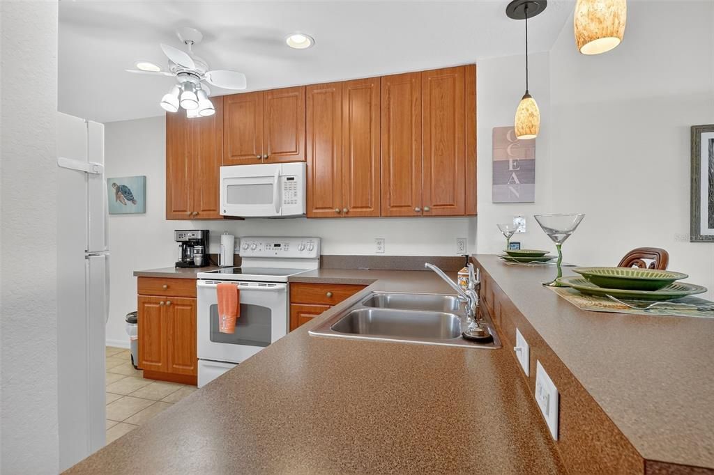 待售: $174,900 (2 贝兹, 2 浴室, 1250 平方英尺)