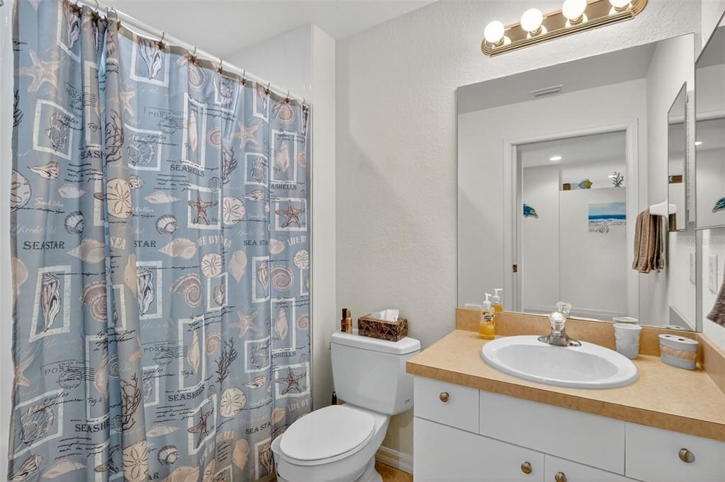 待售: $174,900 (2 贝兹, 2 浴室, 1250 平方英尺)