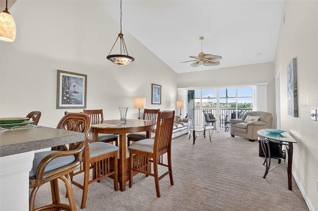 待售: $174,900 (2 贝兹, 2 浴室, 1250 平方英尺)