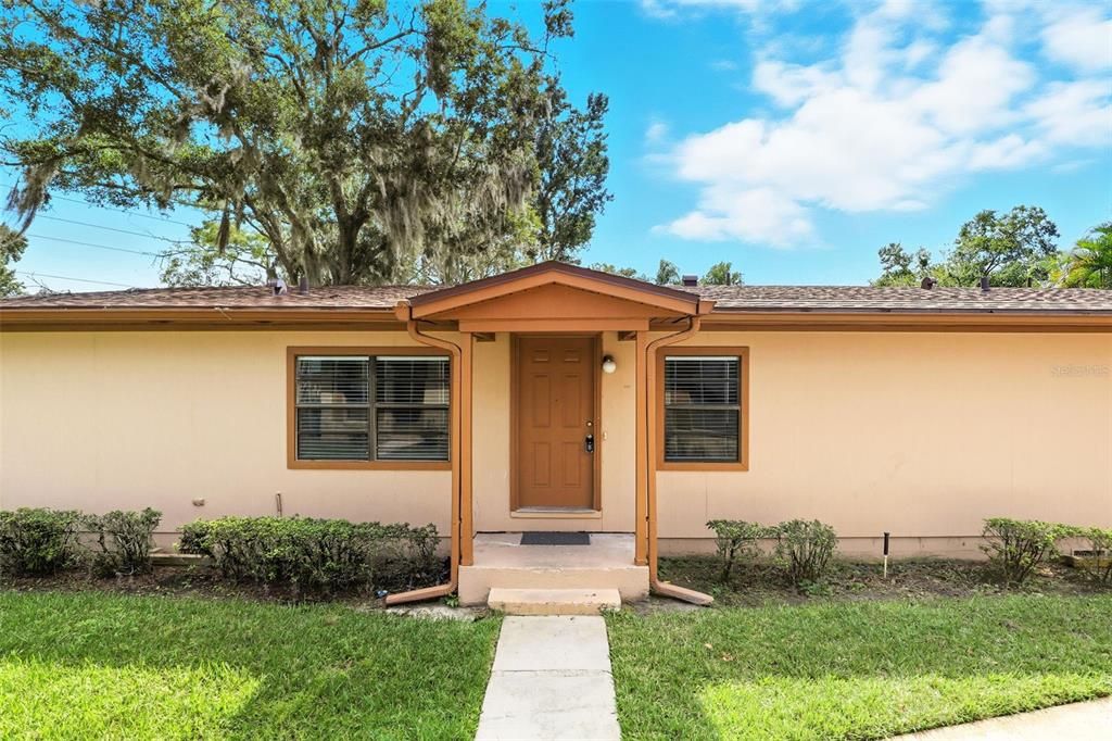 For Sale: $174,900 (2 beds, 2 baths, 840 Square Feet)