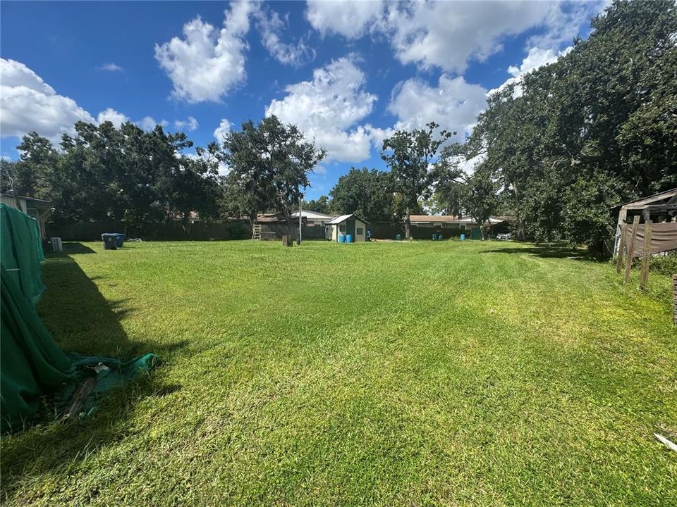 待售: $450,000 (0.55 acres)