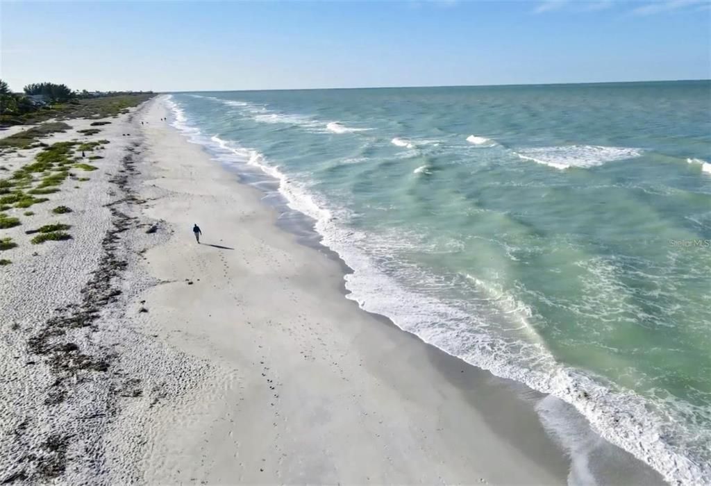 待售: $365,000 (0.31 acres)