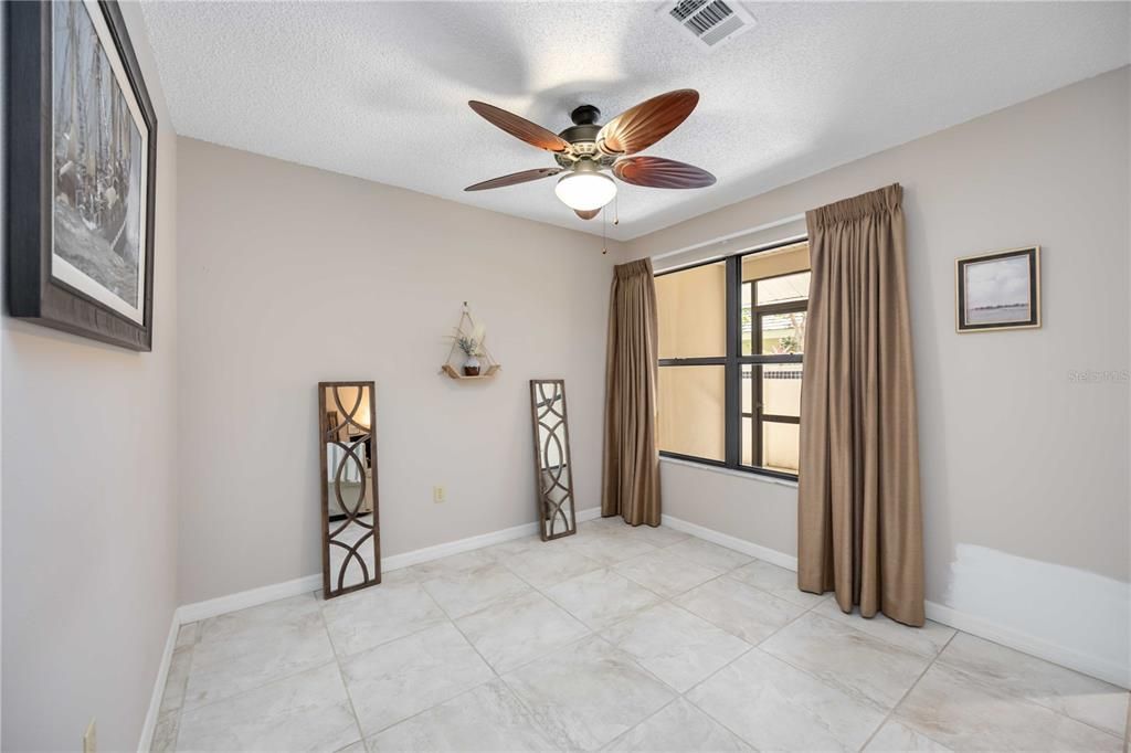 For Sale: $275,000 (2 beds, 2 baths, 1401 Square Feet)