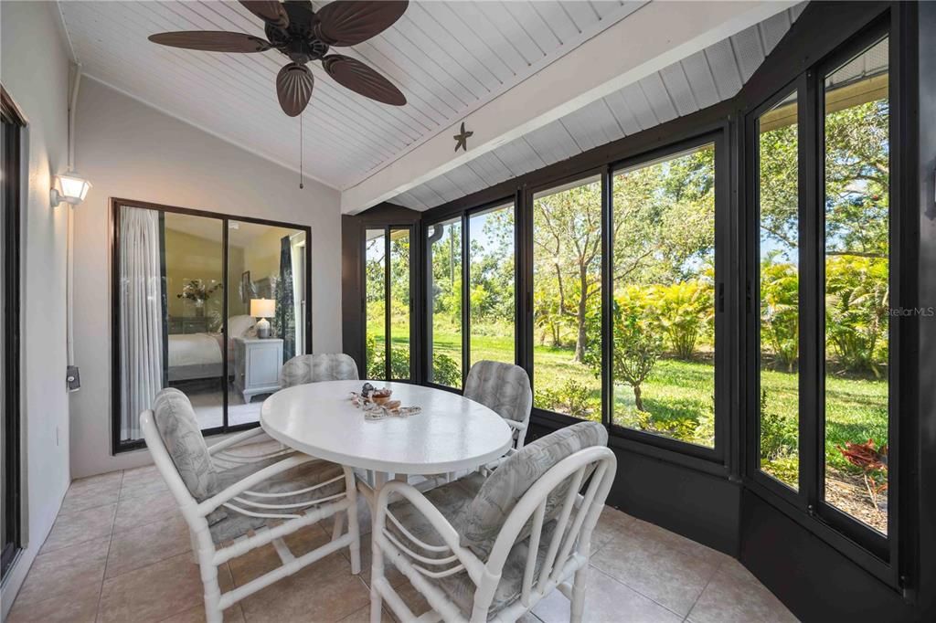 For Sale: $275,000 (2 beds, 2 baths, 1401 Square Feet)