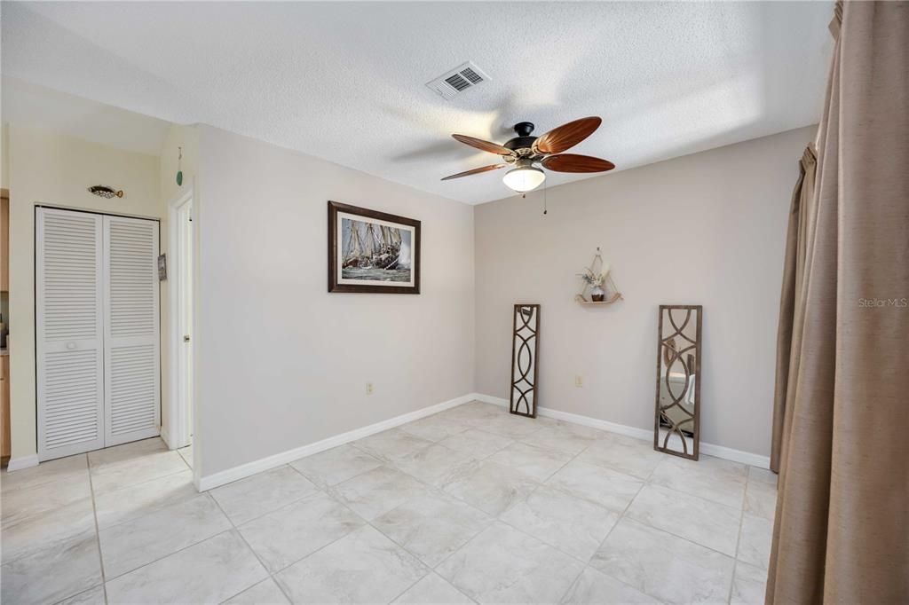 For Sale: $275,000 (2 beds, 2 baths, 1401 Square Feet)