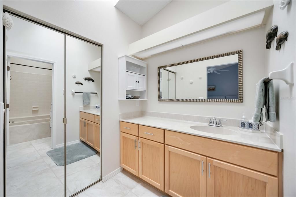 For Sale: $275,000 (2 beds, 2 baths, 1401 Square Feet)