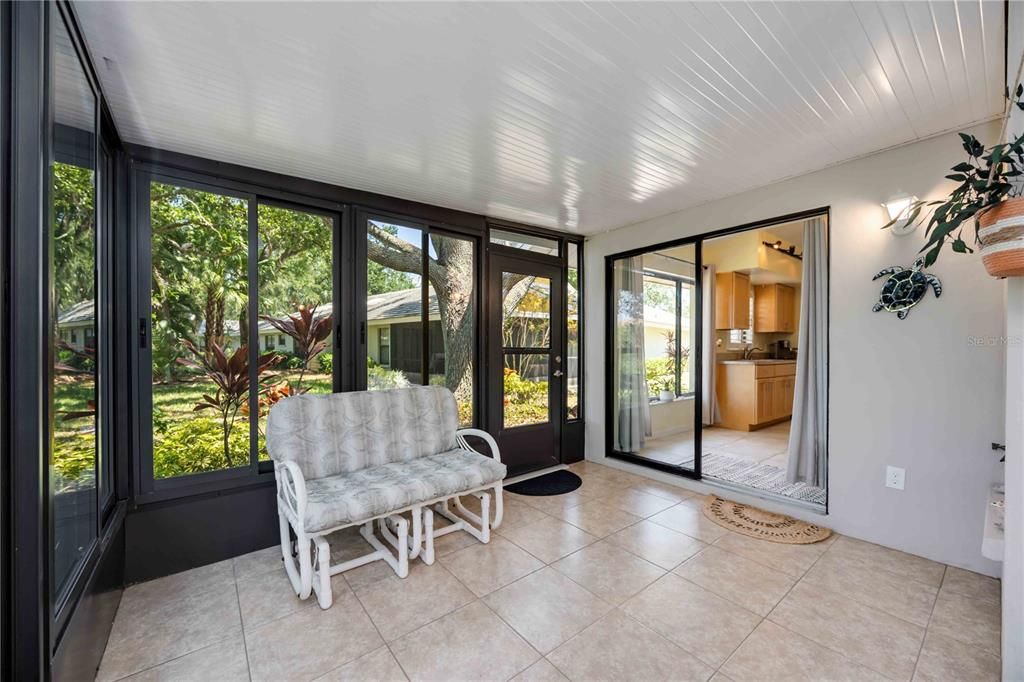 For Sale: $275,000 (2 beds, 2 baths, 1401 Square Feet)