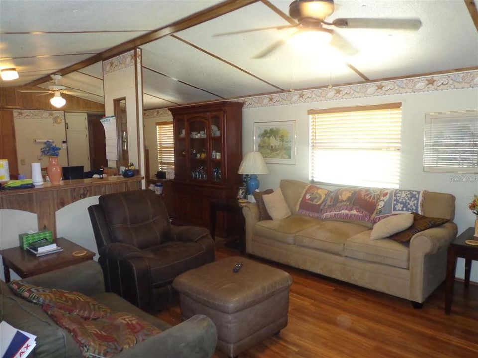 En Venta: $205,000 (3 camas, 2 baños, 924 Pies cuadrados)