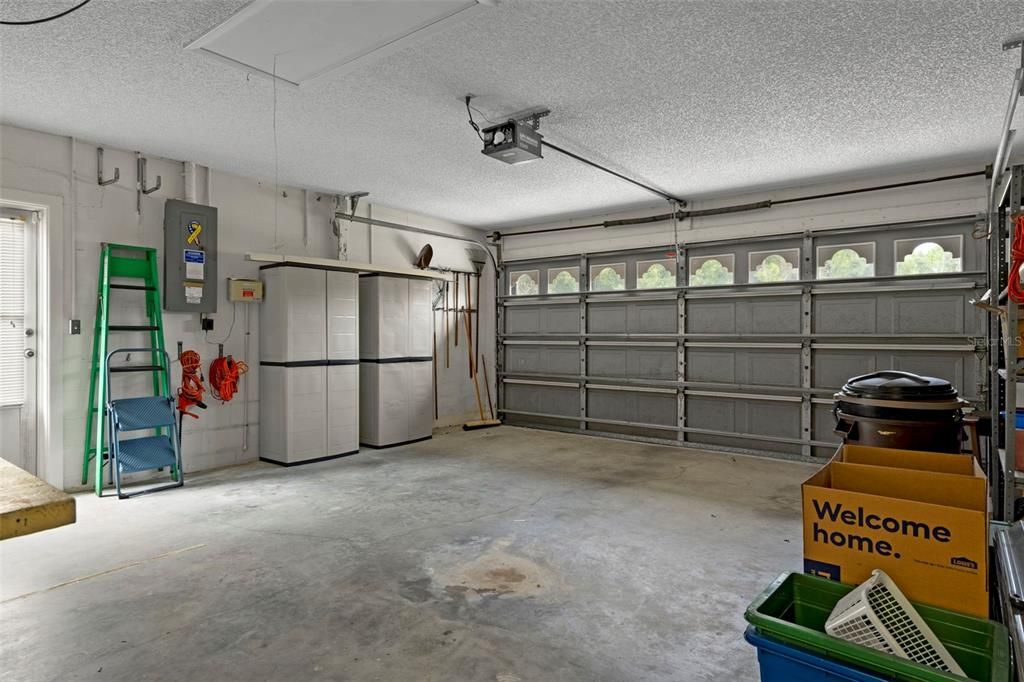 Active With Contract: $325,000 (3 beds, 2 baths, 1848 Square Feet)