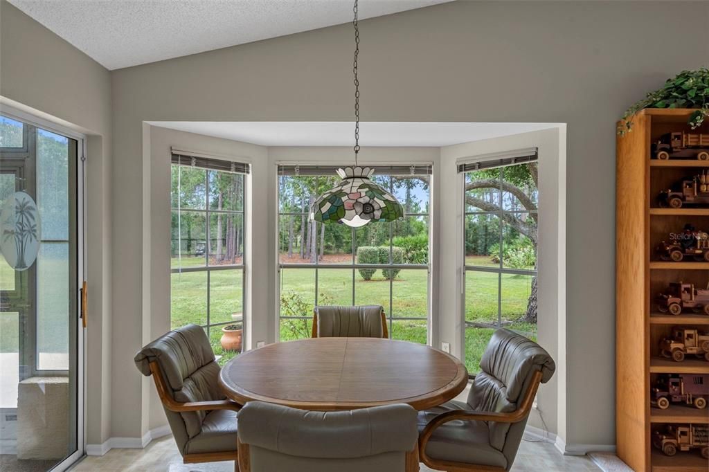 Active With Contract: $325,000 (3 beds, 2 baths, 1848 Square Feet)