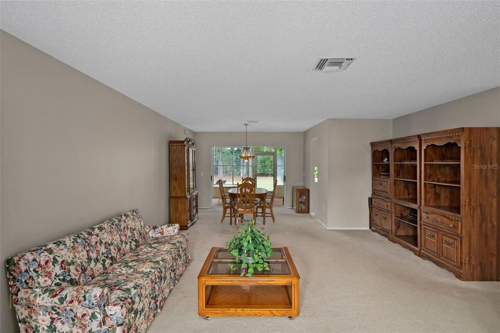 Active With Contract: $325,000 (3 beds, 2 baths, 1848 Square Feet)