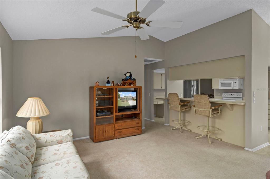 Active With Contract: $325,000 (3 beds, 2 baths, 1848 Square Feet)