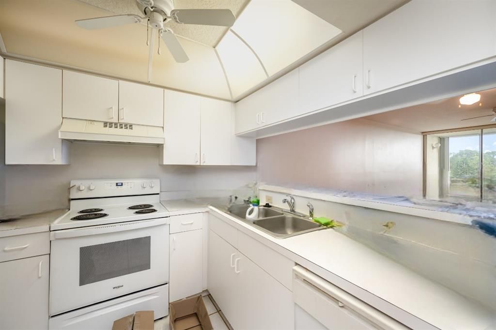 待售: $125,000 (2 贝兹, 2 浴室, 1008 平方英尺)