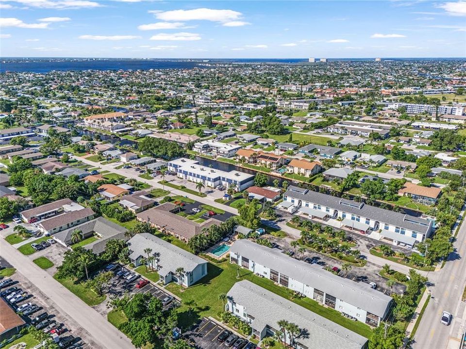 For Sale: $179,000 (2 beds, 2 baths, 987 Square Feet)