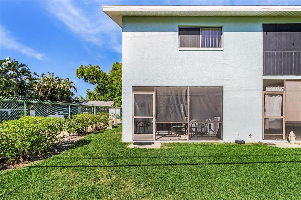 For Sale: $179,000 (2 beds, 2 baths, 987 Square Feet)