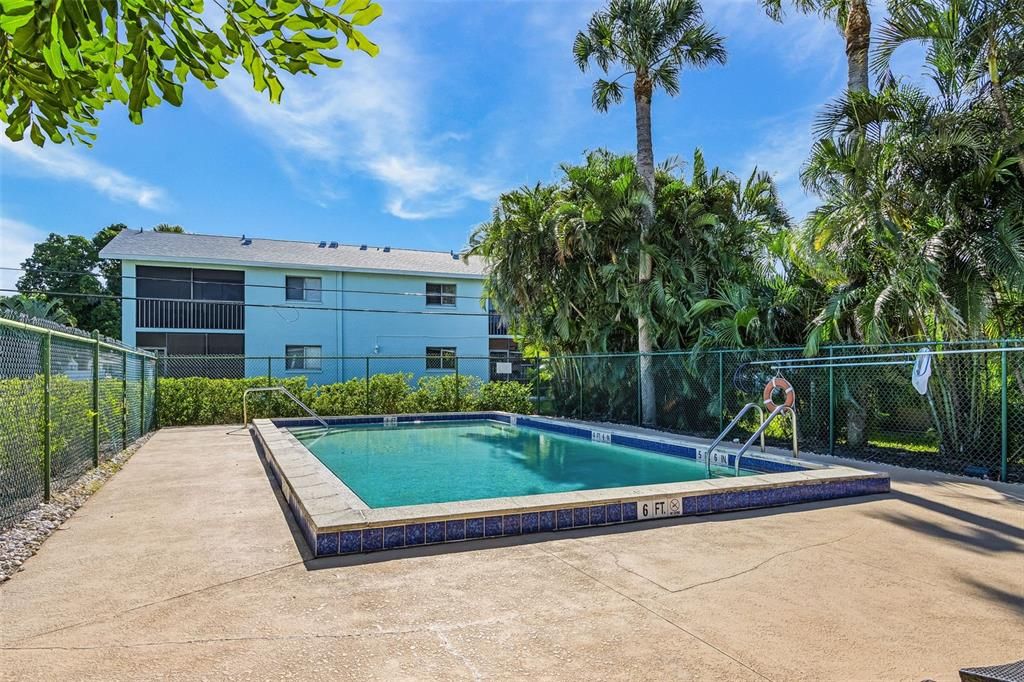 For Sale: $179,000 (2 beds, 2 baths, 987 Square Feet)