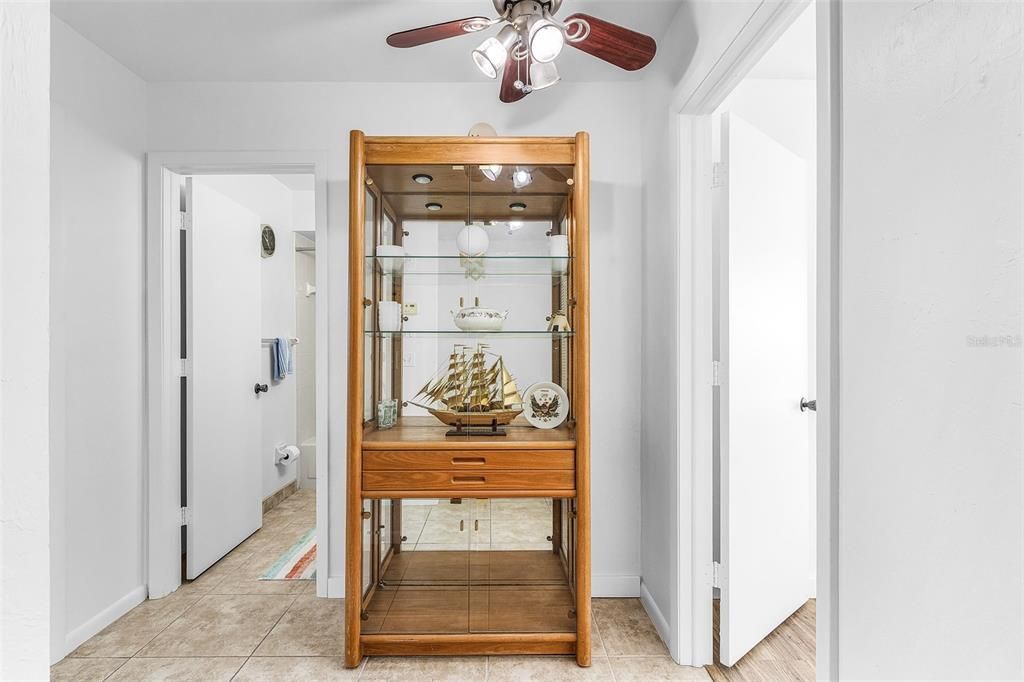 For Sale: $179,000 (2 beds, 2 baths, 987 Square Feet)